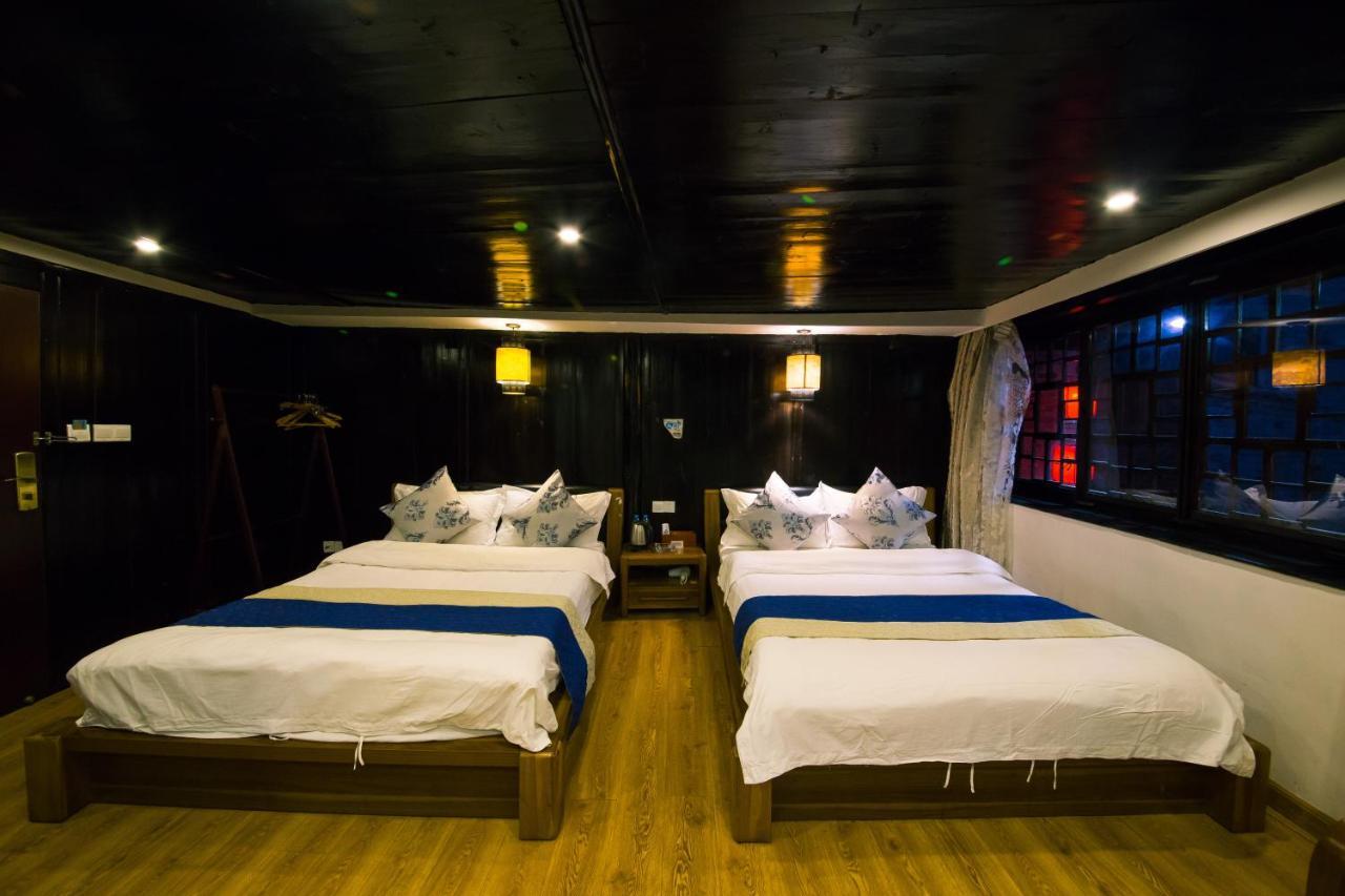 一方砚-旅拍体验民宿 Fenghuang Luaran gambar
